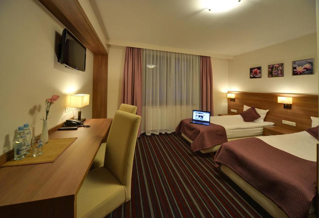 Hotel Camelot Bad Salzbrunn Zimmer foto